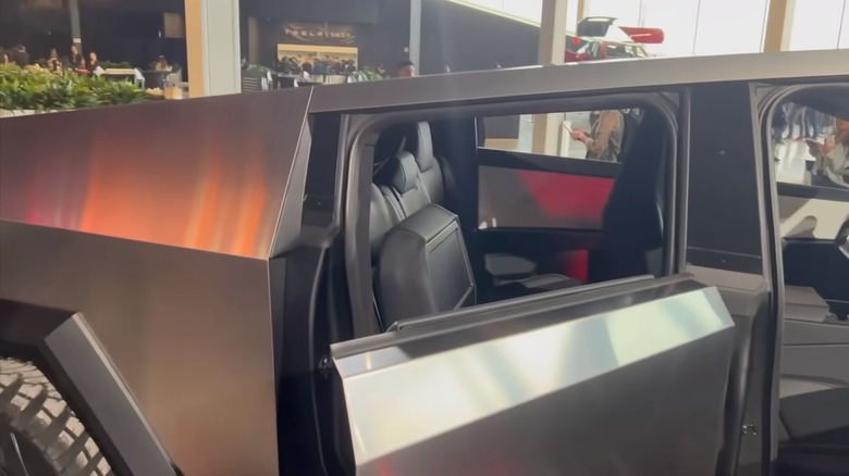 Rear seats on Investor Day prototype