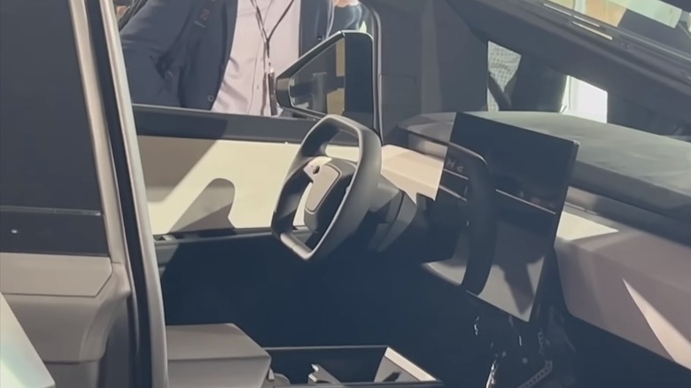 Steering yoke on Investor Day prototype