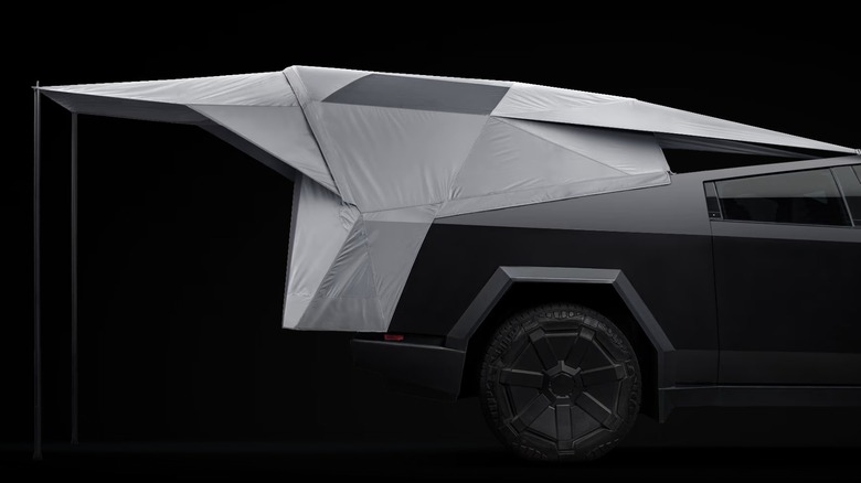 Tesla Cybertruck rear tent open set up