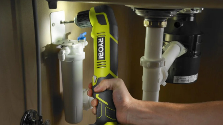 The Ryobi 18V right angle drill