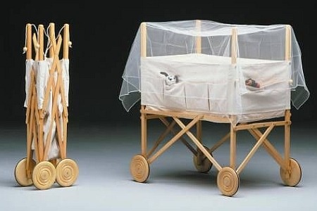 The eco-friendly foldable baby crib