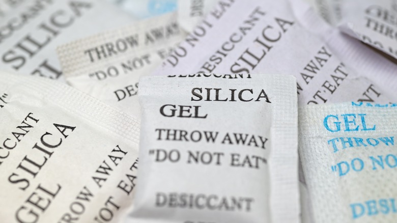 silica gel packets