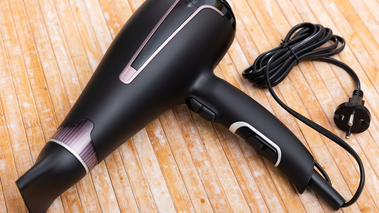blow dryer