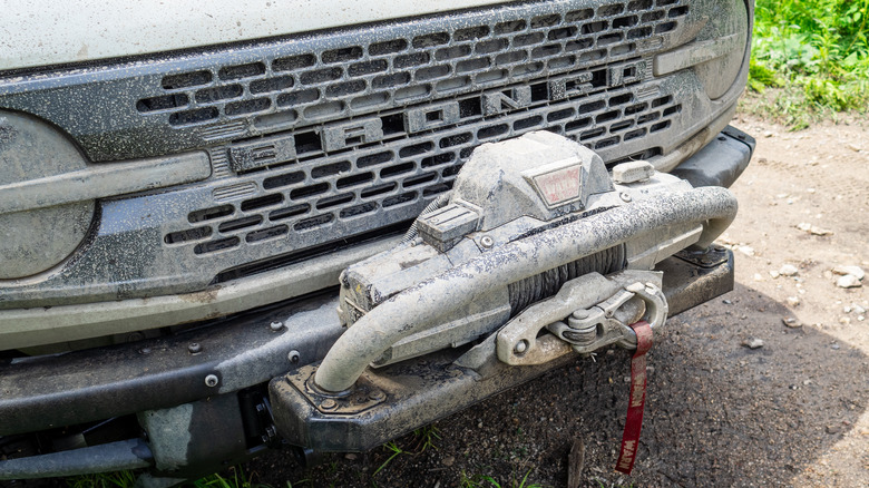 2022 Ford Bronco Everglades Warn winch closeup