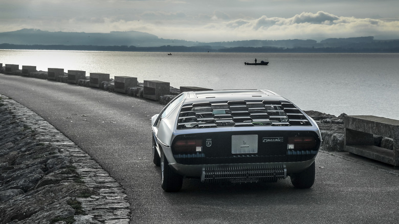 lamborghini marzal on road