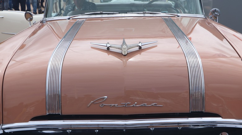 pontiac logo grille old vintage classic