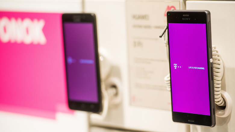 T-Mobile store phone display