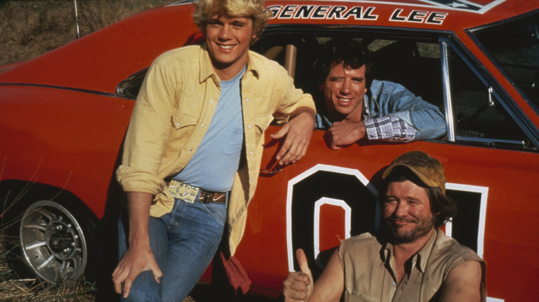 TV series Dukes of Hazzard General Lee Dodge Charger car with cast