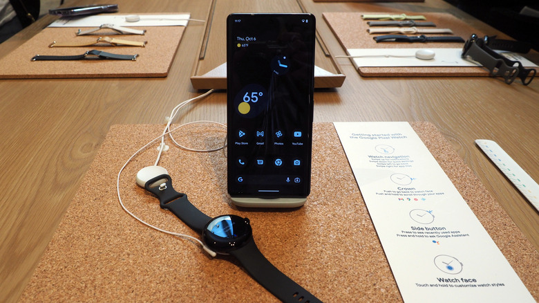 Google Pixel Watch and Pixel 7 phone