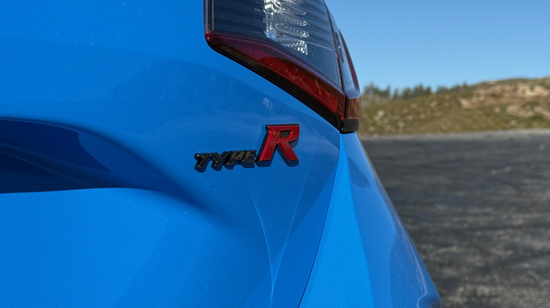 Honda Civic Type R rear logo