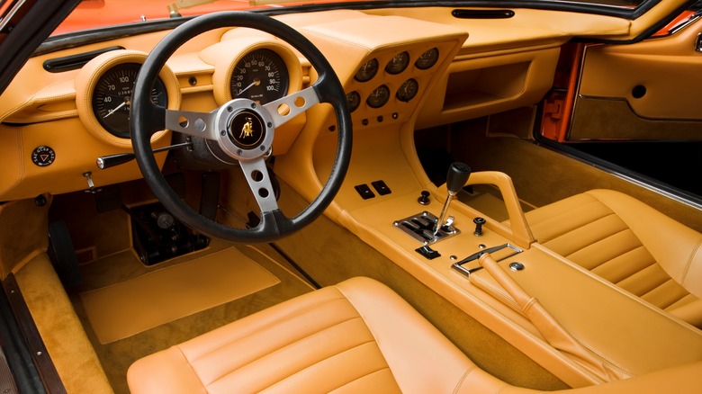 Miura interior