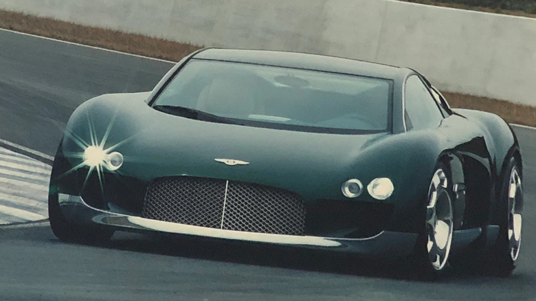 Bentley Hunaudieres concept track driving