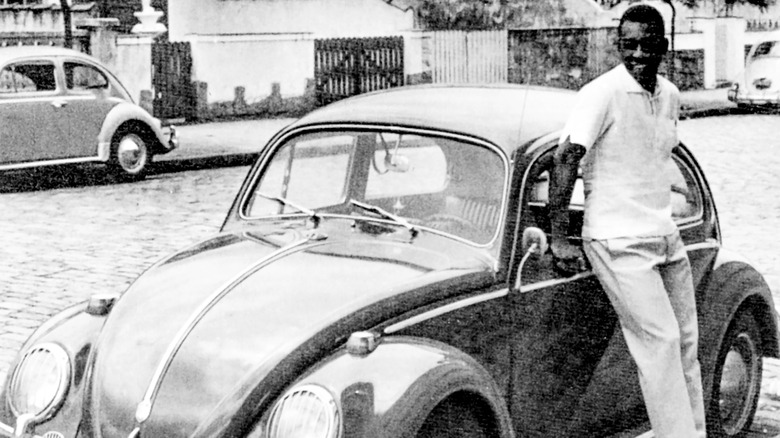 Pele with his VW Beetle