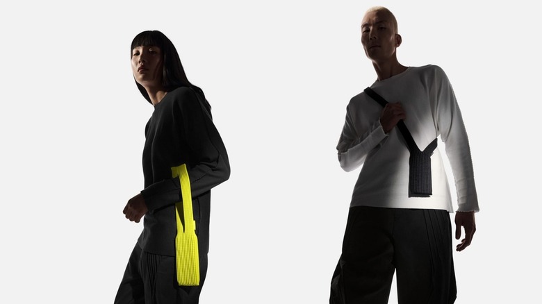 iPhone Pocket in two styles on two models