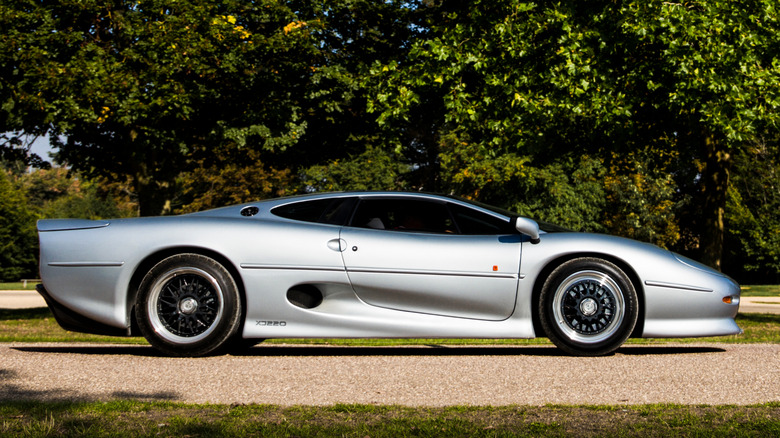 jaguar xj220 on road