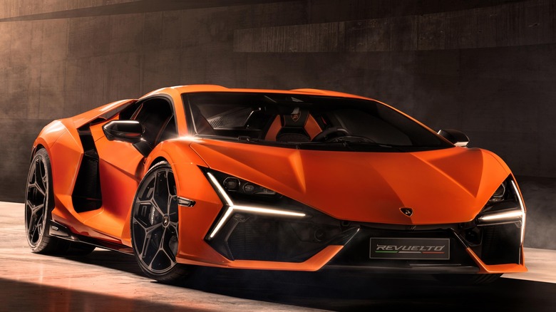 Lamborghini revuelto front end