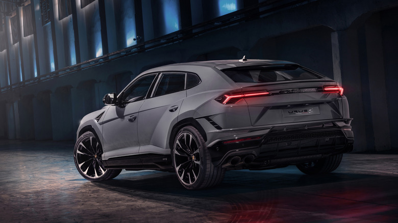 2023 Lamborghini Urus S rear view