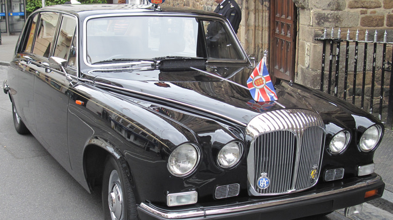 ds420 daimler jaguar limousine front end