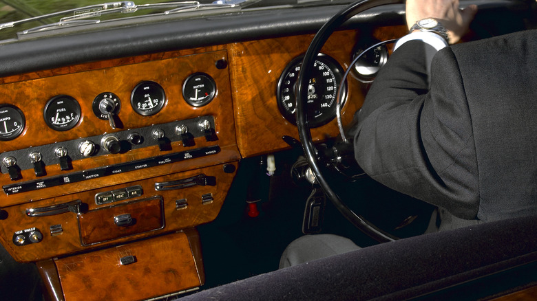 daimler jaguar ds420 limousine interior