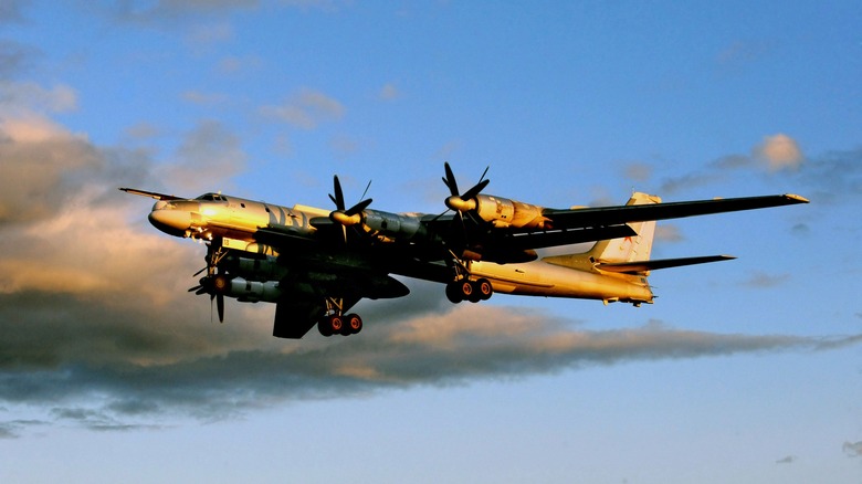 a Tu-95 landing