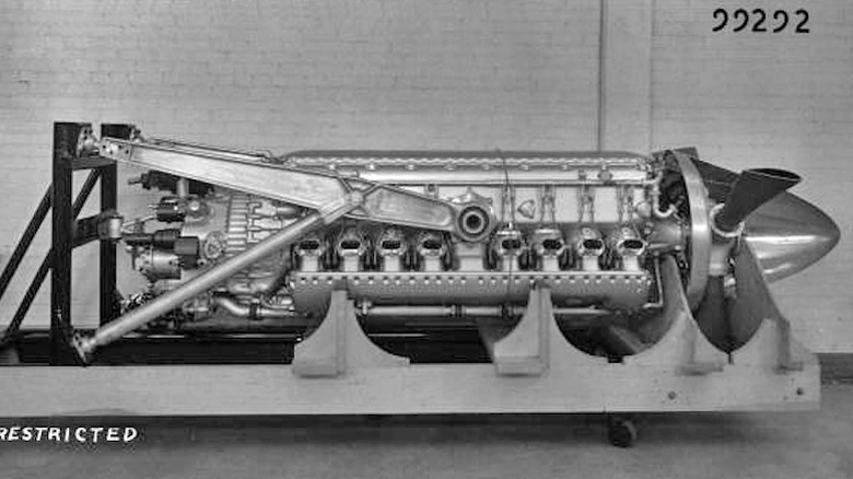 Chrysler XI-2220 V16 aircraft engine