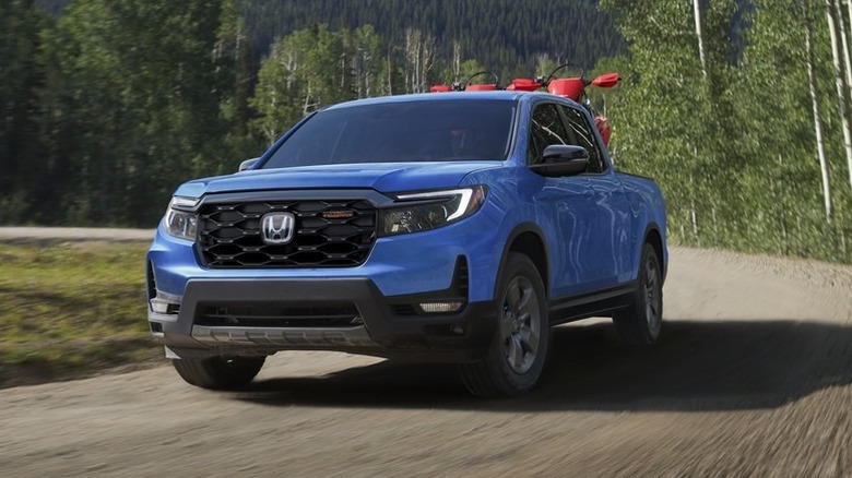 2024 Honda Ridgeline Trailsport cornering on a dirt road
