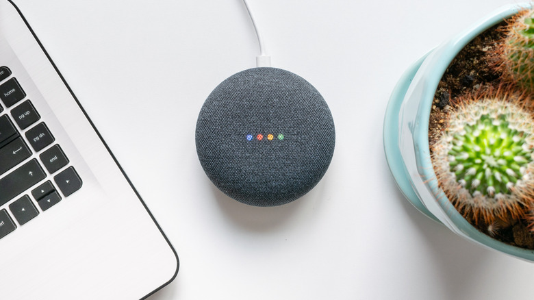 Google smart speaker lights