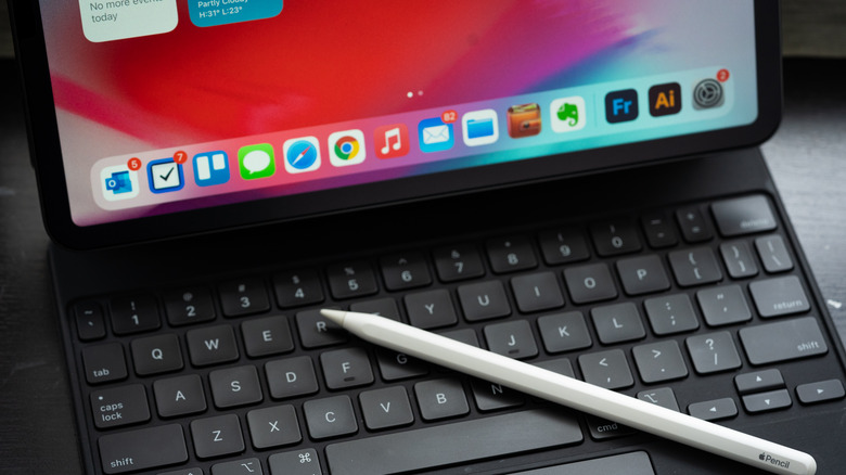 Apple Pencil on iPad Pro keyboard