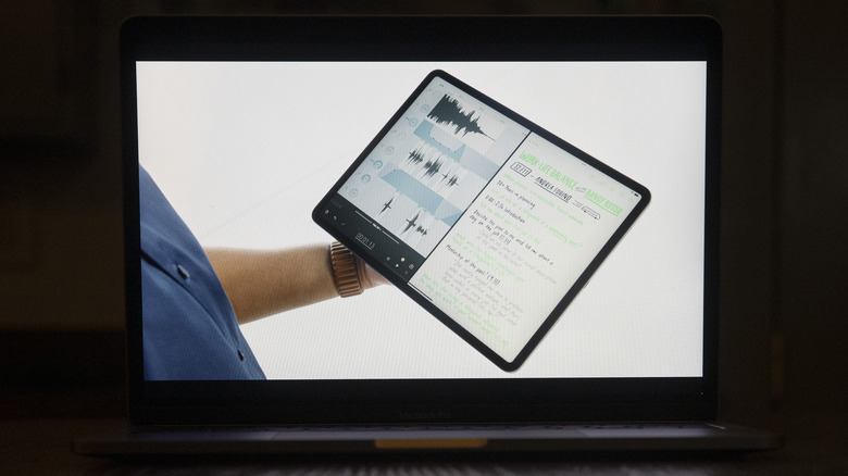 Split screen view on iPad