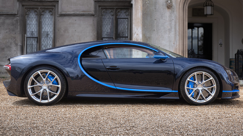 Bugatti Chiron outside a house