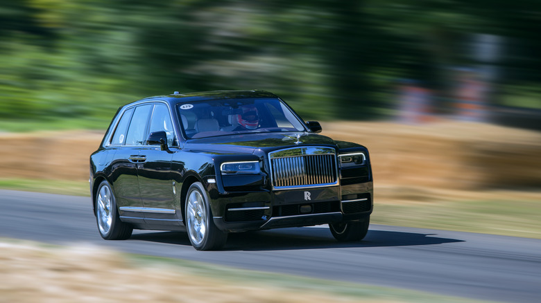 Rolls-Royce Cullinan driving