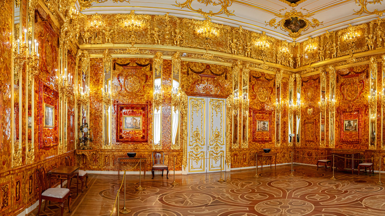 Sala Âmbar reconstruída na Rússia.