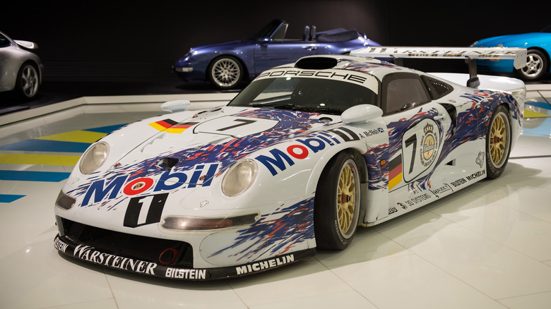 Porsche 911 GT1
