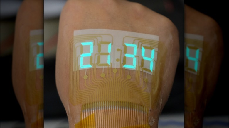 Stretchable stopwatch temporary tattoo