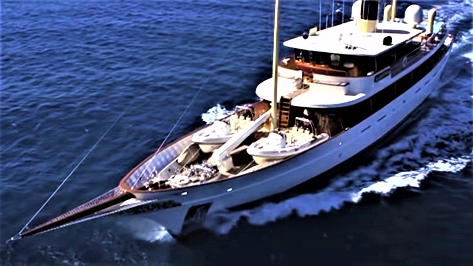 The Most Outrageous Features Of Johnny Depp’s Former Pirate-Themed Superyacht