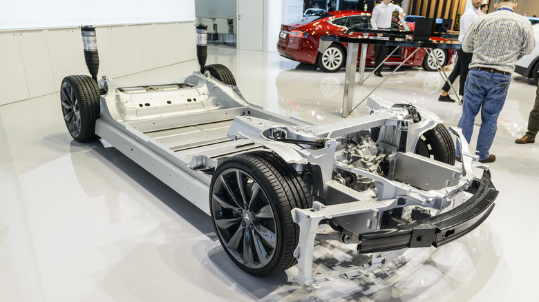 Tesla Model X chassis batteries