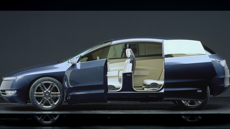 The Oldsmobile Profile concept car from the side showing rear sliding door