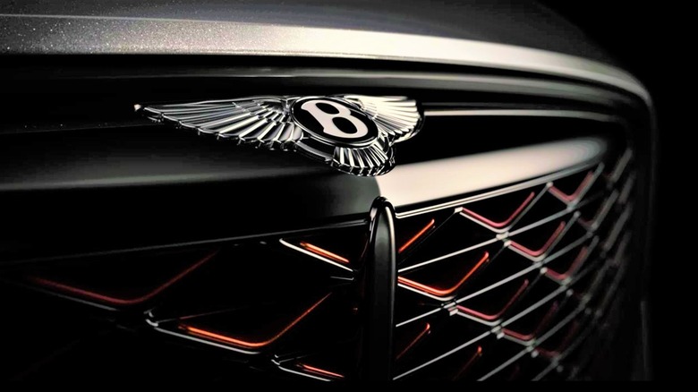 Bentley Mulliner Batur teaser logo and grille adjusted