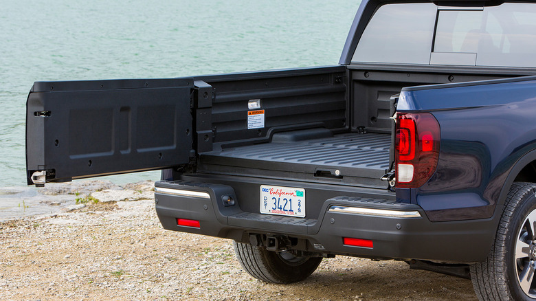 Honda Ridgeline with its dual-hinged tailgate open