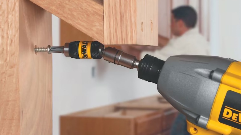 DeWalt MAXFIT pivot holder