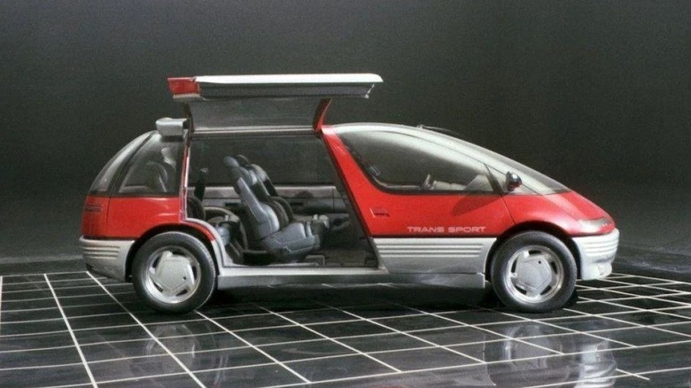 Sideview of 1986 General Motors Pontiac Trans Sport concept minivan 