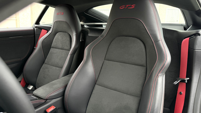 2025 Porsche 718 Cayman GTS 4.0 seats