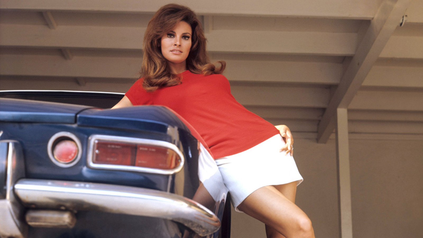 The Rare Ferrari Convertible Raquel Welch Fell In Love With On Set – SlashGear