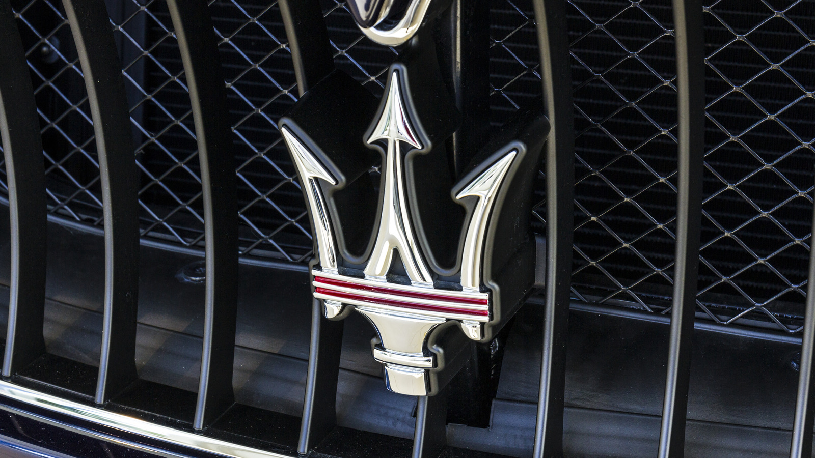 La vera ispirazione dietro l’iconico logo Maserati