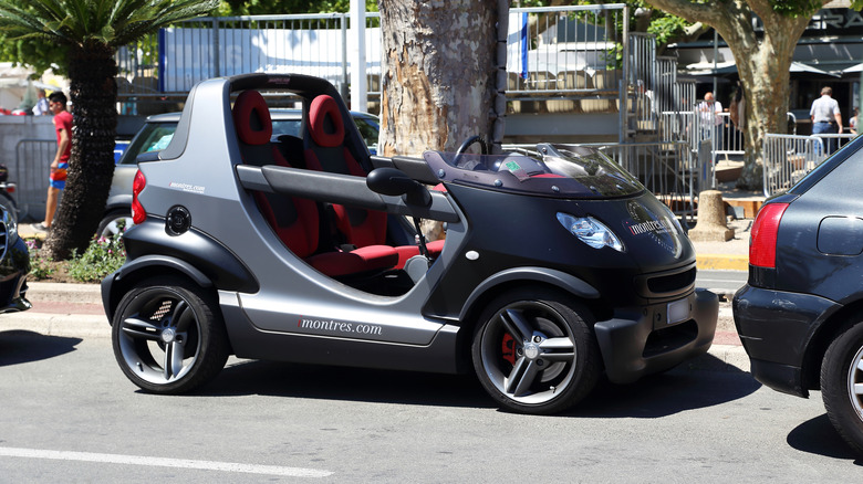 Smart Crossblade parked at a curb on the street