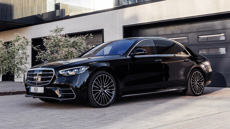 Black Mercedes Benz MG S