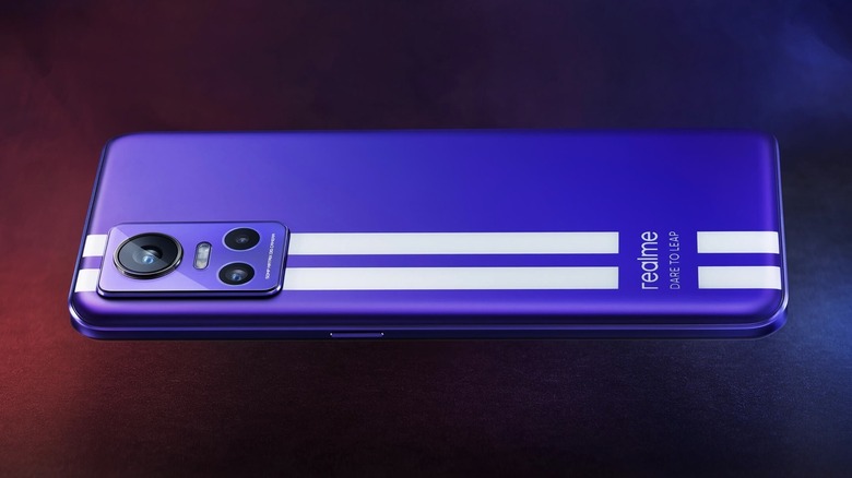 The Realme GT Neo 3 in the blue finish