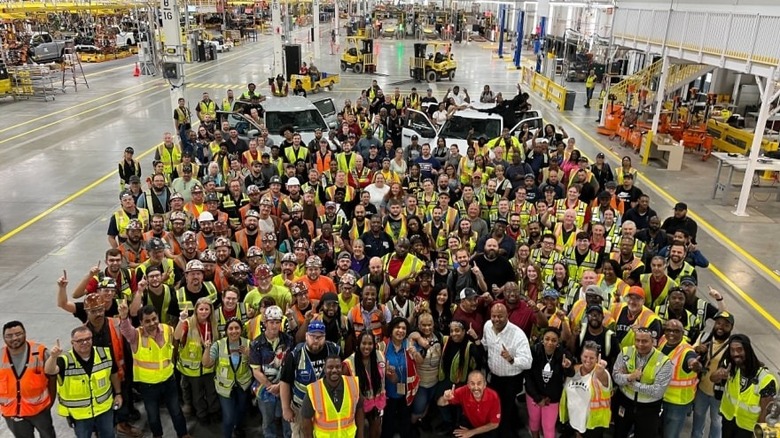 Foto de grupo da equipe de produção da Ford