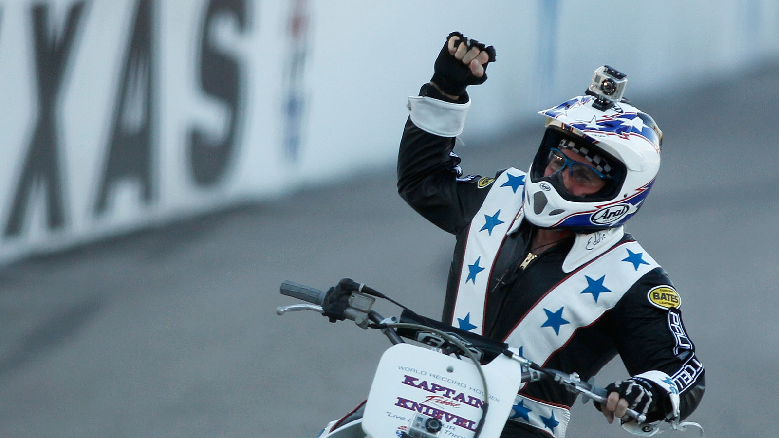 The Reason Robbie Knievel Didn't Use A Harley-Davidson Like His Father