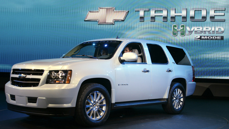 Chevy Tahoe Hybrid side profile